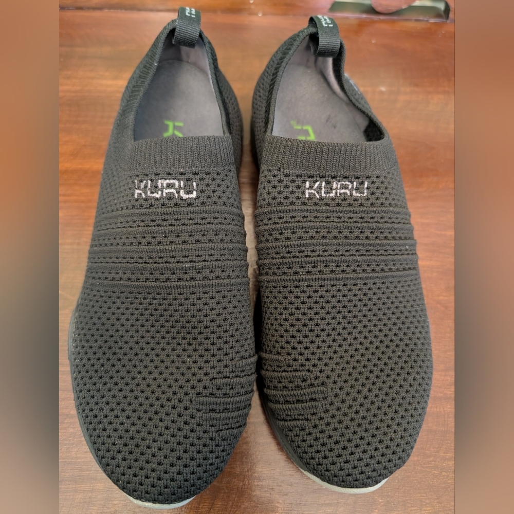 Kuru Stride Slip On Sneakers Sz9 EUC
